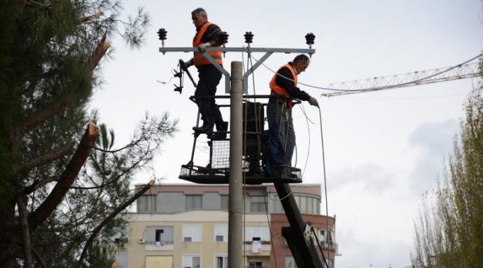 OSHEE njofton punime ne disa kabina elektrike: Ja zonat pa energji diten e sotme